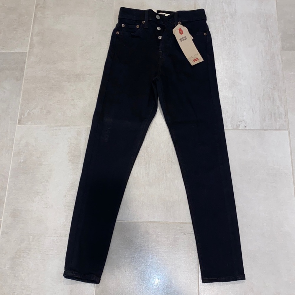 BNWT Levi’s Wedgie skinny black denim size 25